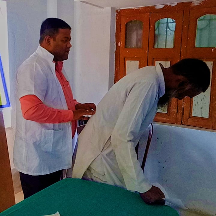 Gallery thumbnail left